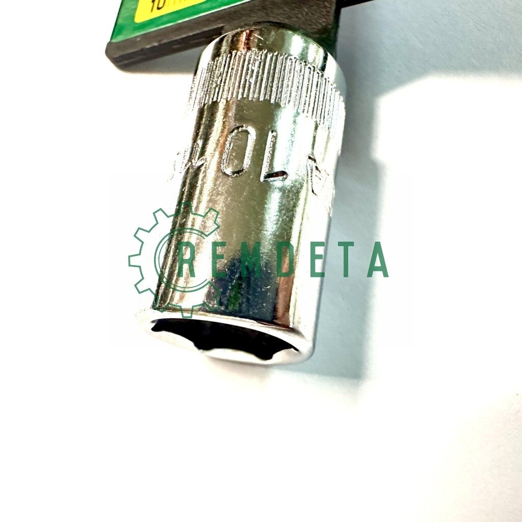 GALVUTĖ 1/4 10mm 6-kampė GALVUTĖ 1/4 10mm 6-kampė