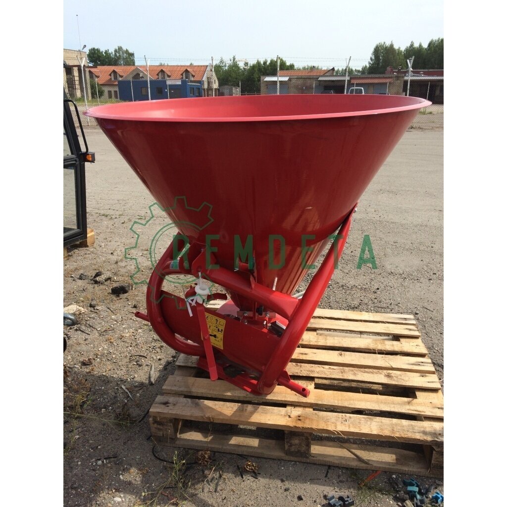 TRĄŠŲ BARSTYTUVAS 500L LENK. TRĄŠŲ BARSTYTUVAS 500L LENK.